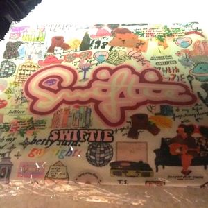 BNWOT TAYLOR SWIFT *SWIFTY * COSMETIC BAG *  7 X 9 ZIPPER CLOSURE